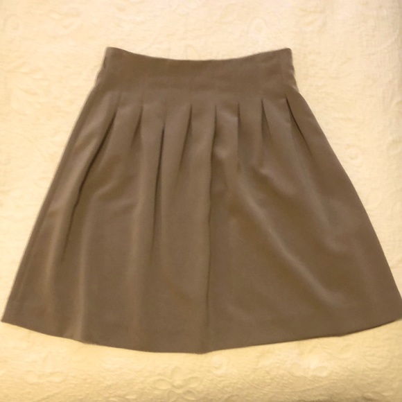 H&M size 8 skirt. Mid brown colour with purple undertone. - Picture 1 of 6